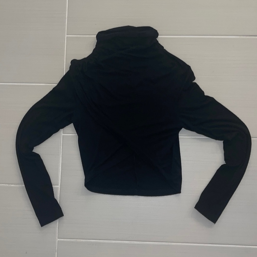 Turtle neck with open stomach